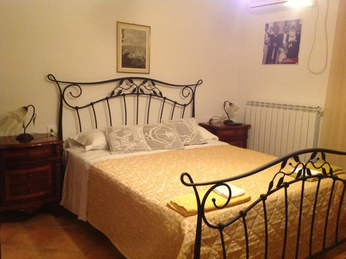 B&B "Za' Vittoria"#Lagodibomba Ruang foto