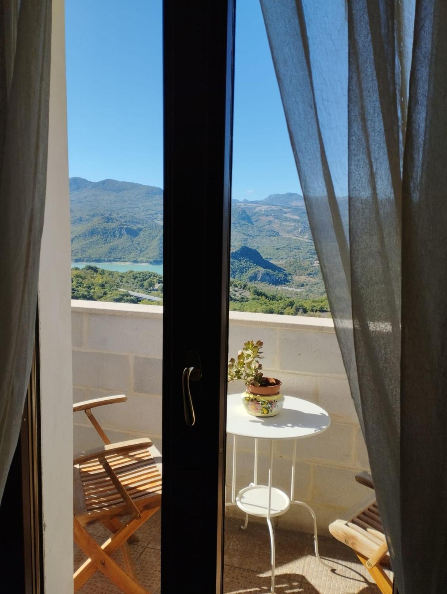 B&B "Za' Vittoria"#Lagodibomba Bagian luar foto